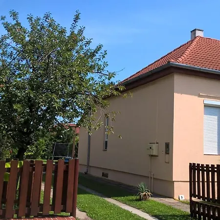 Relax Apartman Nagykanizsa Exterior photo